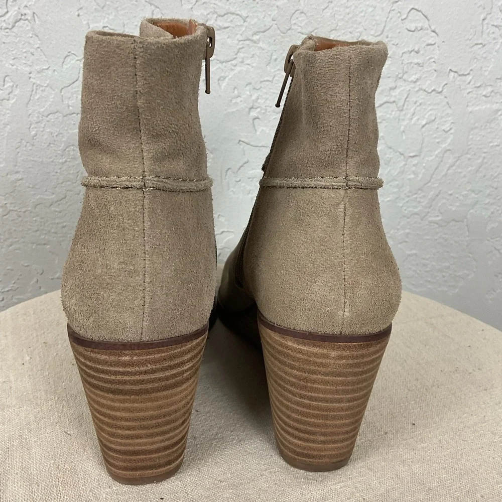 Women’s Luck Brand Zollini Split Suede Wedge Heel Ankle Boot Dune Color Size 7.5